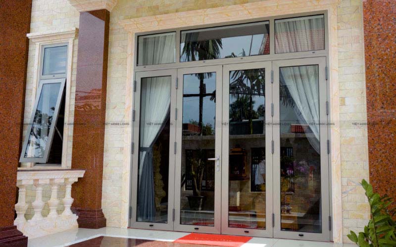 Cửa đi mở quay Maxpro hệ 55 - Cửa nhôm Việt Minh Long