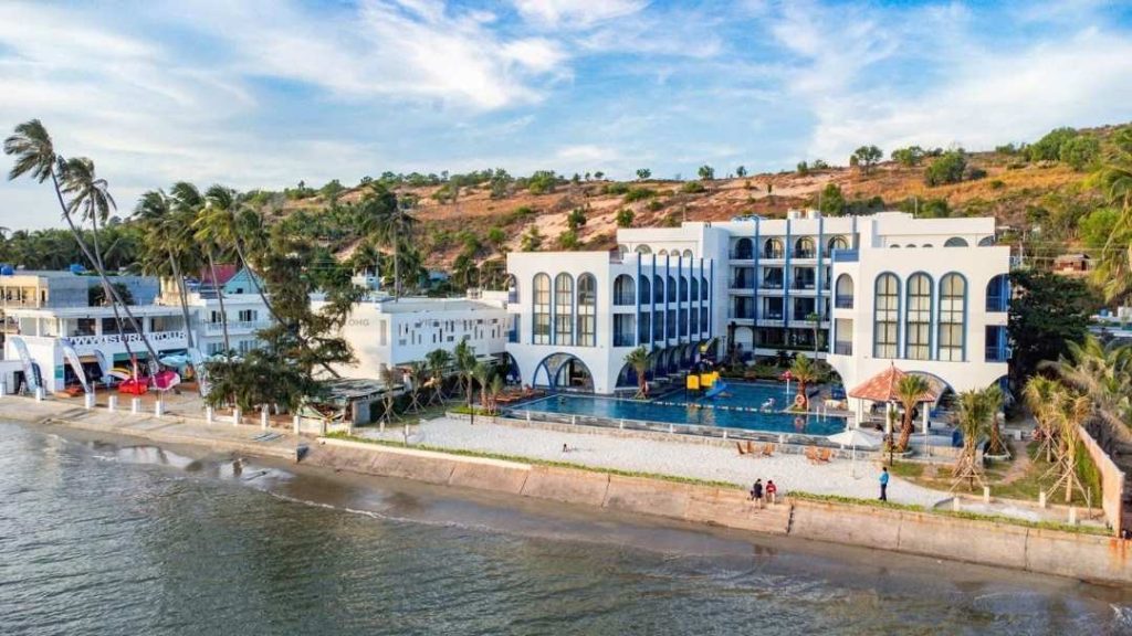 Hạng mục cửa nhôm kính LCV Resort Mũi Né