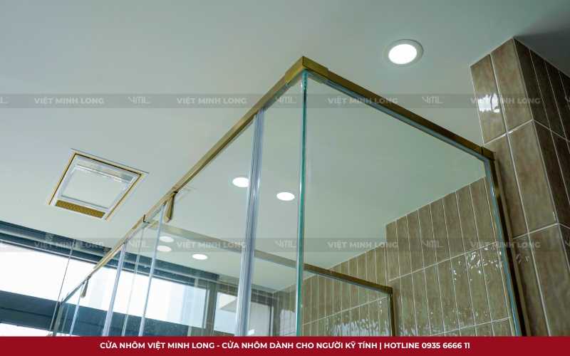 mẫu cửa nhôm cho nhà phố hiện đại 5 tầng
